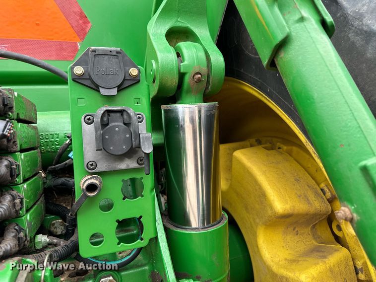 image for item EK9933 2010 John Deere 8320R MFWD tractor