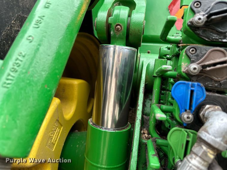 image for item EK9933 2010 John Deere 8320R MFWD tractor