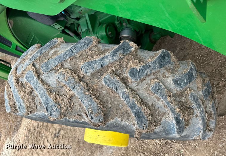 image for item EK9933 2010 John Deere 8320R MFWD tractor