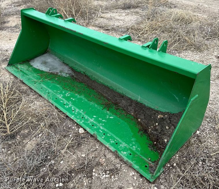 image for item EK9933 2010 John Deere 8320R MFWD tractor