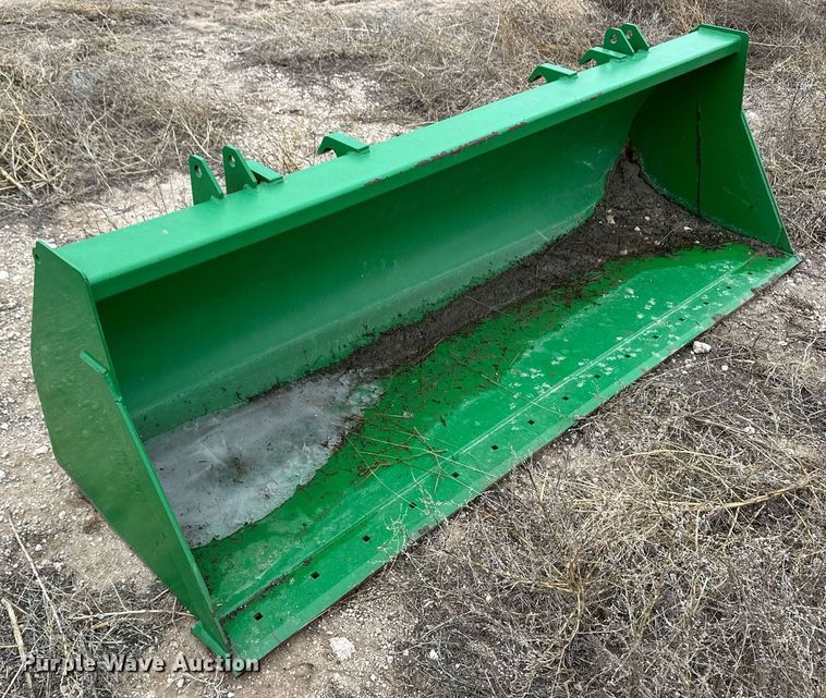 image for item EK9933 2010 John Deere 8320R MFWD tractor