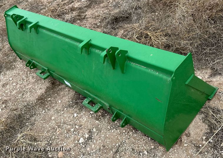 image for item EK9933 2010 John Deere 8320R MFWD tractor