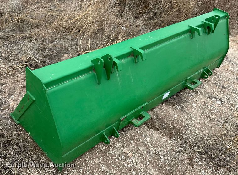 image for item EK9933 2010 John Deere 8320R MFWD tractor