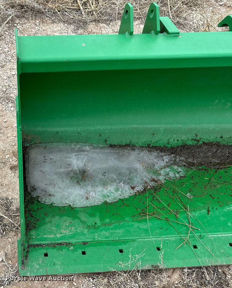 image for item EK9933 2010 John Deere 8320R MFWD tractor