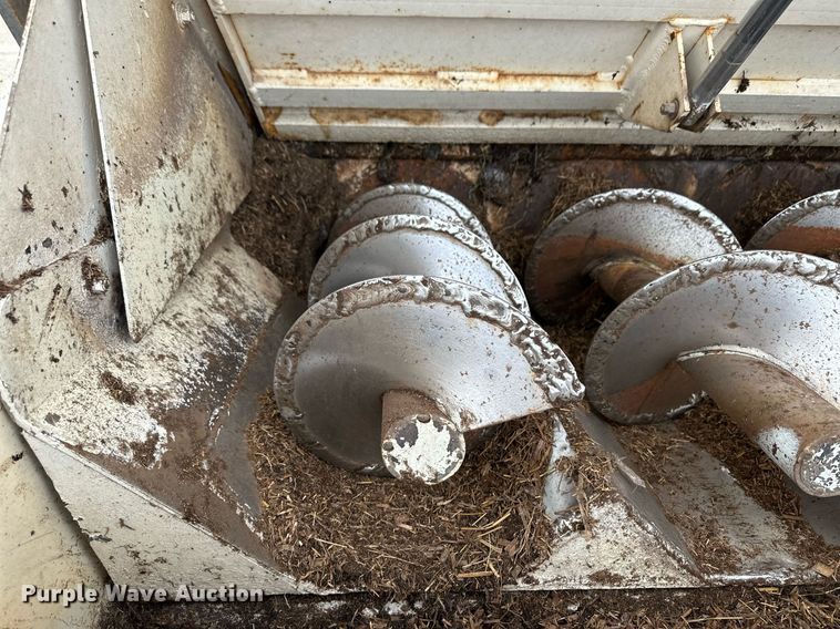 image for item EK9935 2002 Peterbilt 330 feed mixer truck