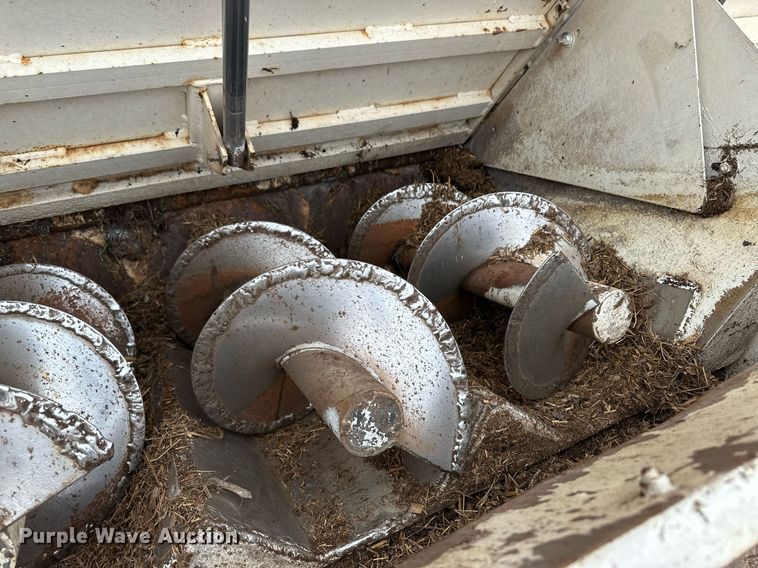 image for item EK9935 2002 Peterbilt 330 feed mixer truck