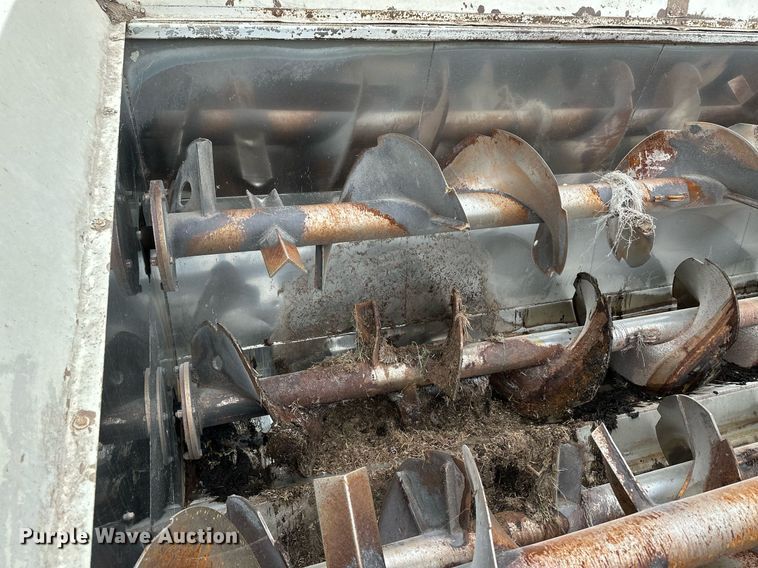 image for item EK9935 2002 Peterbilt 330 feed mixer truck