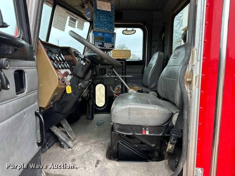 image for item EK9935 2002 Peterbilt 330 feed mixer truck