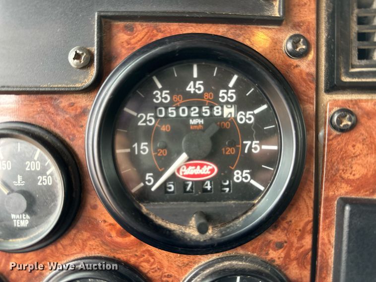 image for item EK9935 2002 Peterbilt 330 feed mixer truck