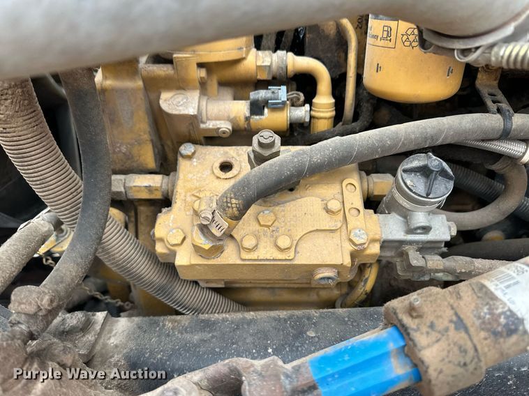 image for item EK9935 2002 Peterbilt 330 feed mixer truck