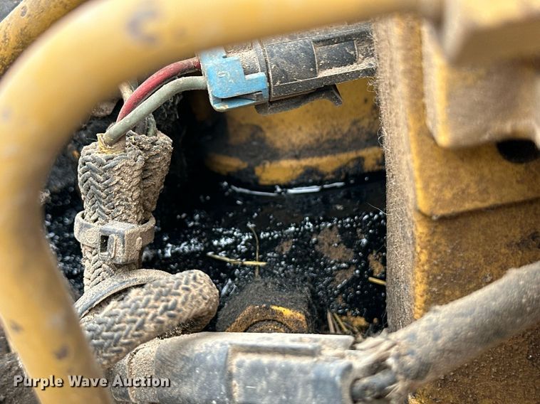 image for item EK9935 2002 Peterbilt 330 feed mixer truck