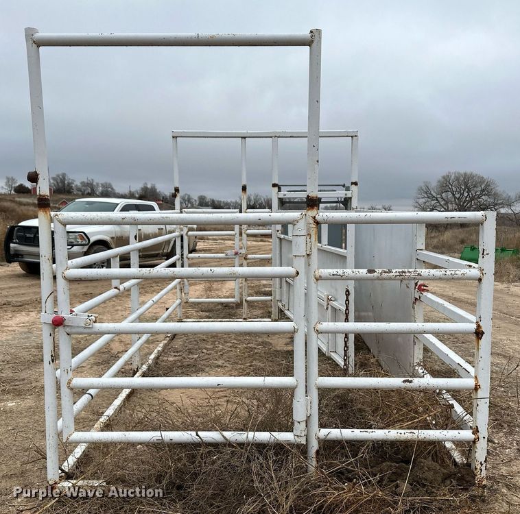 image for item EK9942 Livestock corral