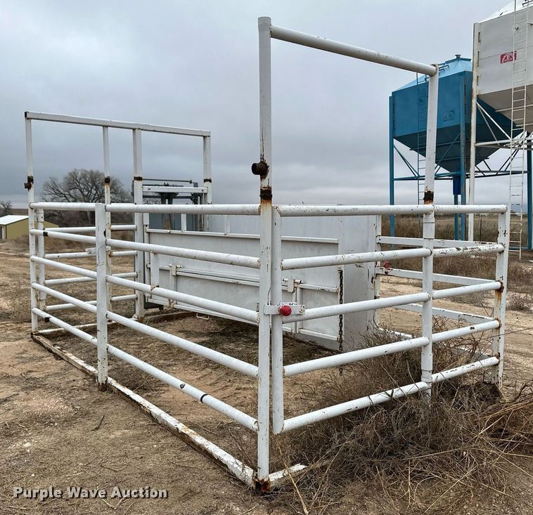 image for item EK9942 Livestock corral