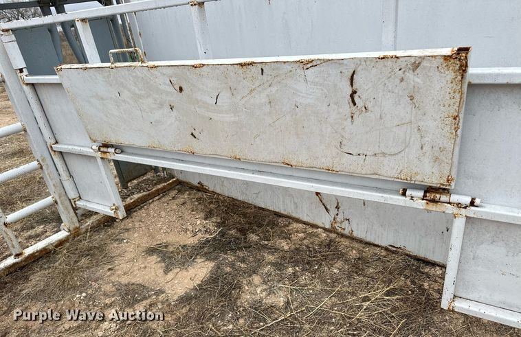 image for item EK9942 Livestock corral