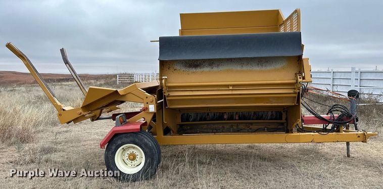 image for item EK9953 Haybuster 2650 bale processor