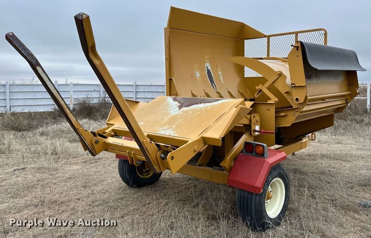 image for item EK9953 Haybuster 2650 bale processor