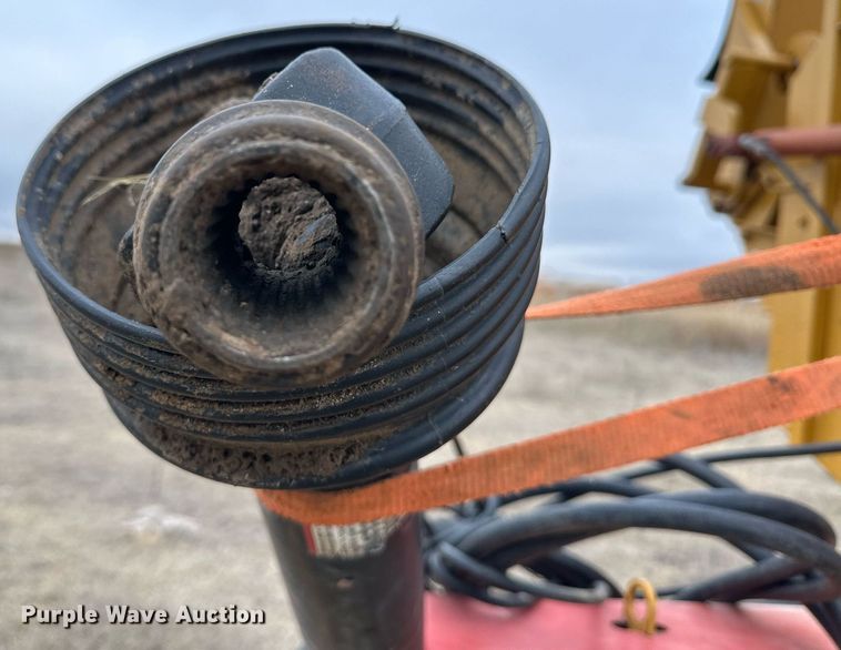 image for item EK9953 Haybuster 2650 bale processor