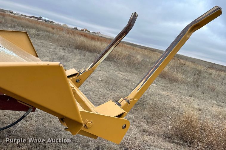 image for item EK9953 Haybuster 2650 bale processor