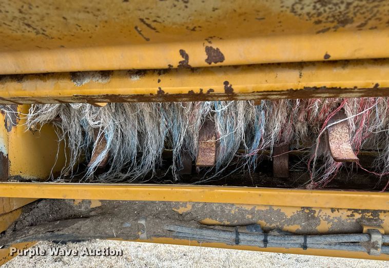 image for item EK9953 Haybuster 2650 bale processor