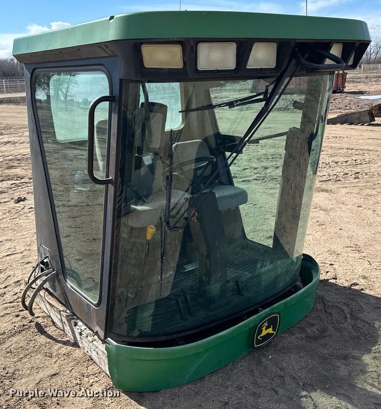 image for item EK9968 John Deere combine cab