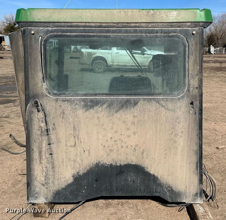 image for item EK9968 John Deere combine cab