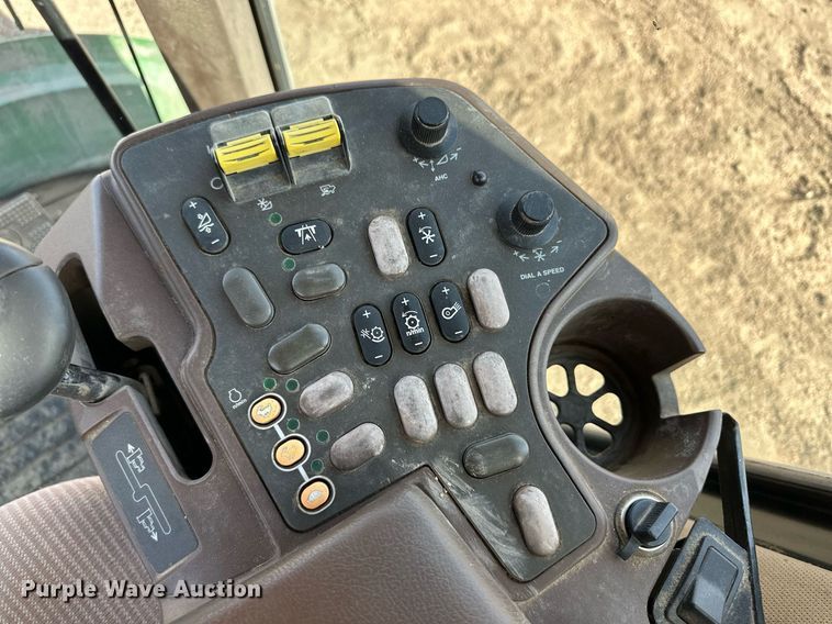image for item EK9968 John Deere combine cab