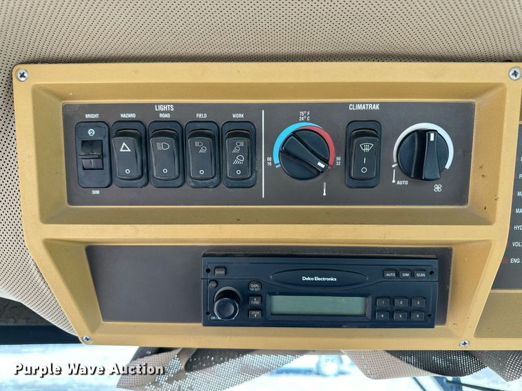 image for item EK9968 John Deere combine cab