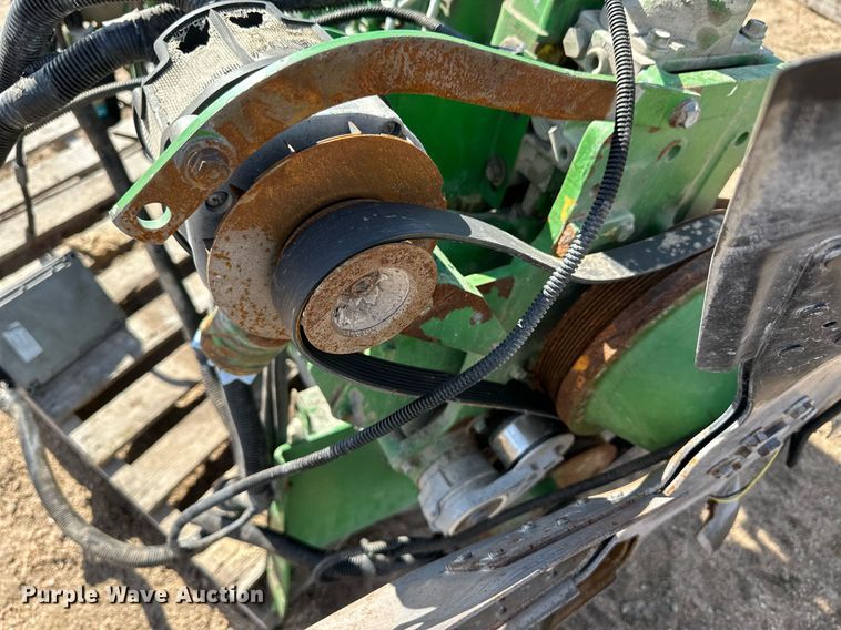 image for item EK9969 John Deere engine