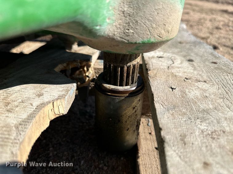 image for item EK9976 Combine final drive unit