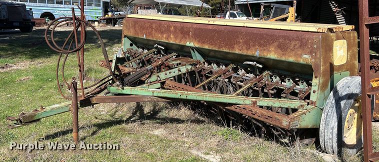 image for item KV9921 John Deere 8300 grain drill