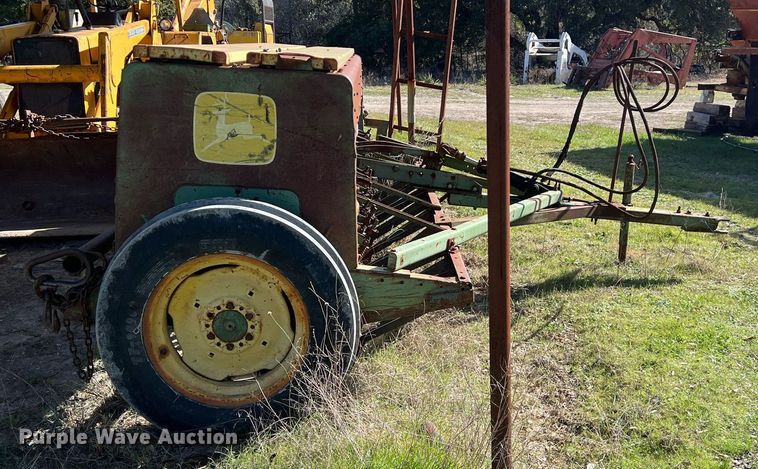 image for item KV9921 John Deere 8300 grain drill