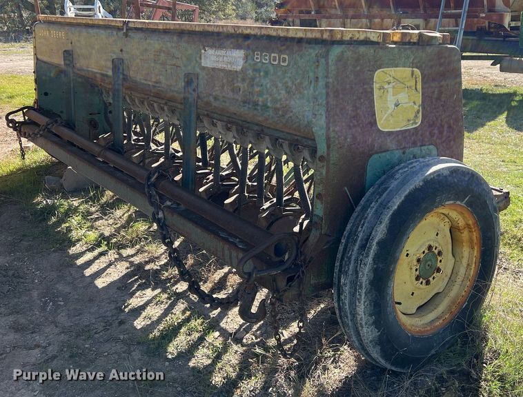 image for item KV9921 John Deere 8300 grain drill