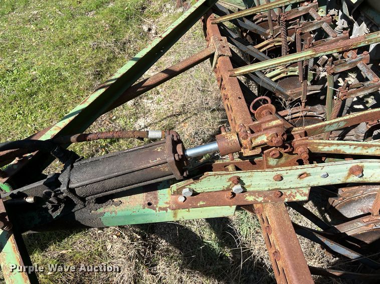 image for item KV9921 John Deere 8300 grain drill