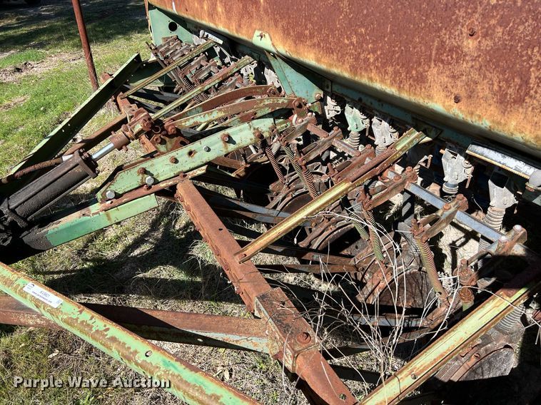 image for item KV9921 John Deere 8300 grain drill