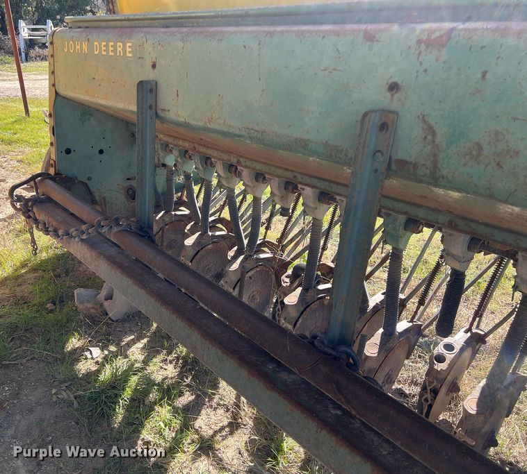 image for item KV9921 John Deere 8300 grain drill