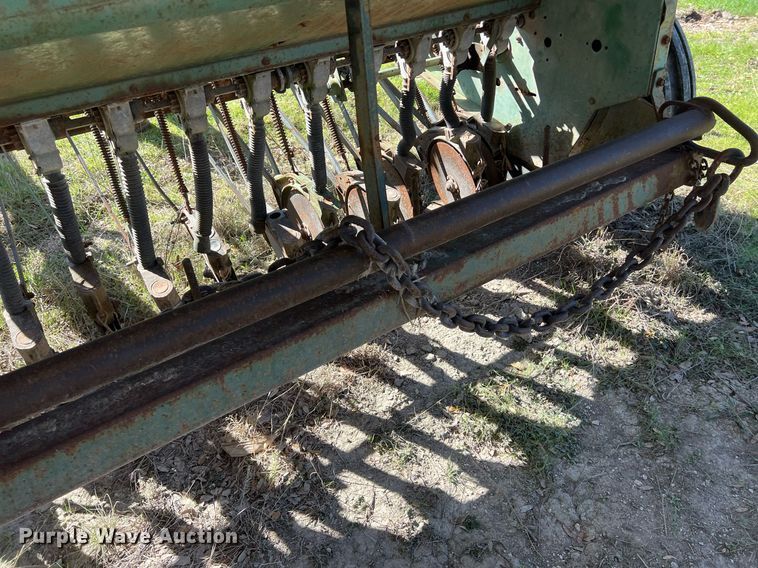 image for item KV9921 John Deere 8300 grain drill