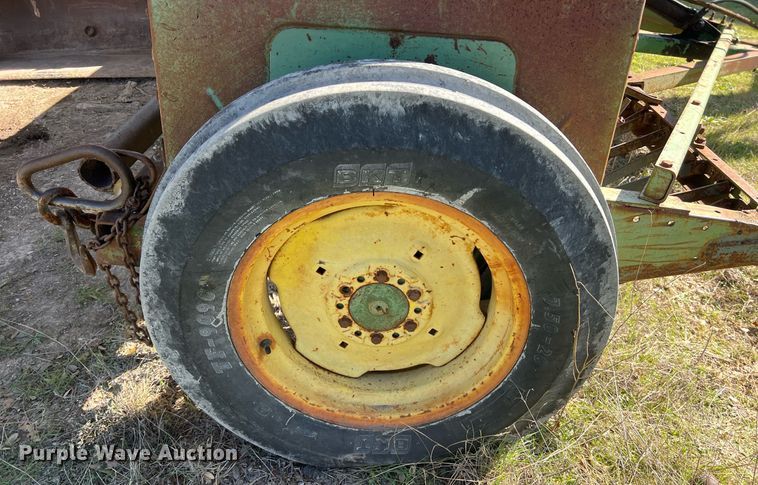 image for item KV9921 John Deere 8300 grain drill