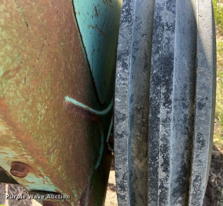 image for item KV9921 John Deere 8300 grain drill