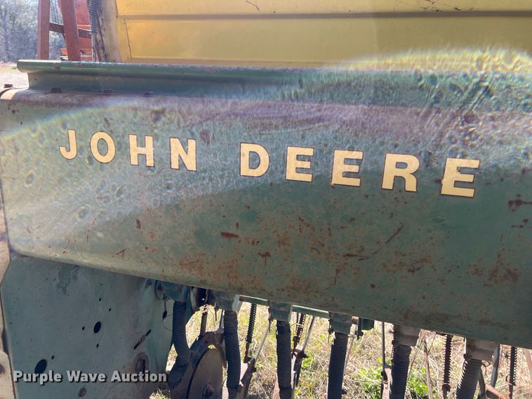 image for item KV9921 John Deere 8300 grain drill