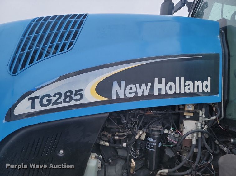 image for item LA9546 2005 New Holland TG285 MFWD tractor