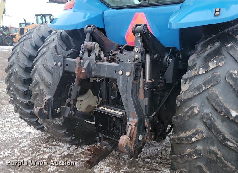 image for item LA9546 2005 New Holland TG285 MFWD tractor