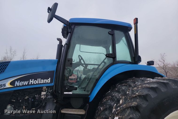 image for item LA9546 2005 New Holland TG285 MFWD tractor