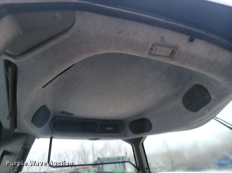 image for item LA9546 2005 New Holland TG285 MFWD tractor