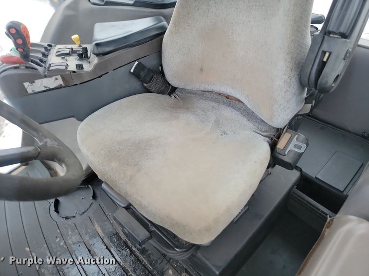 image for item LA9546 2005 New Holland TG285 MFWD tractor