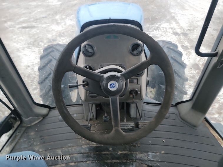 image for item LA9546 2005 New Holland TG285 MFWD tractor