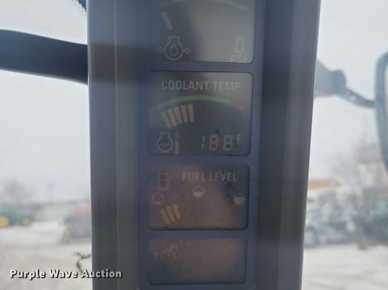 image for item LA9546 2005 New Holland TG285 MFWD tractor