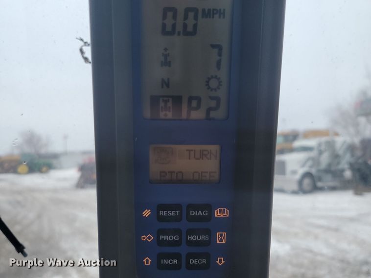 image for item LA9546 2005 New Holland TG285 MFWD tractor