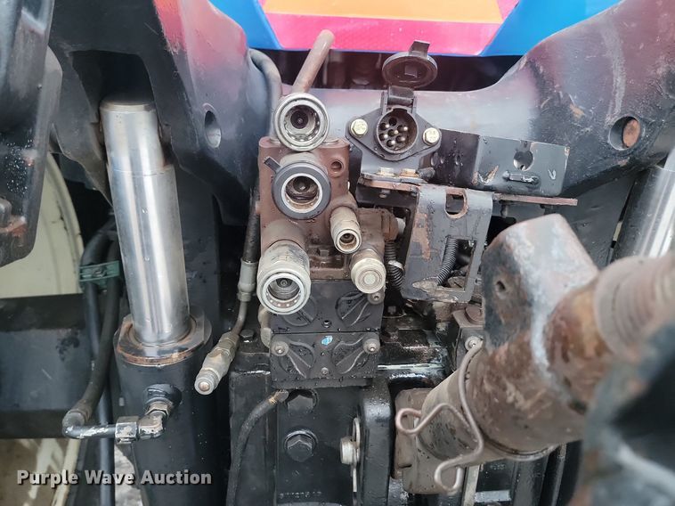 image for item LA9546 2005 New Holland TG285 MFWD tractor