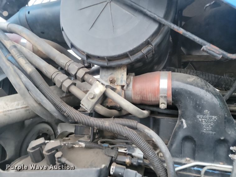 image for item LA9546 2005 New Holland TG285 MFWD tractor