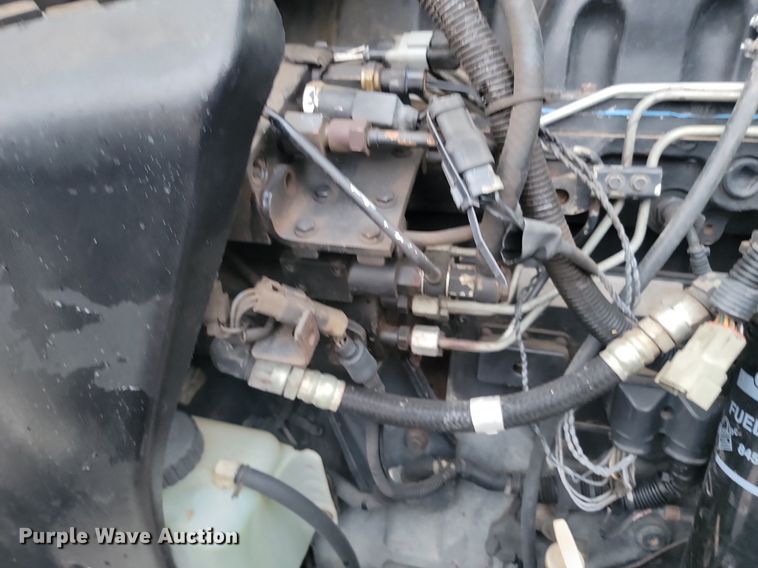 image for item LA9546 2005 New Holland TG285 MFWD tractor